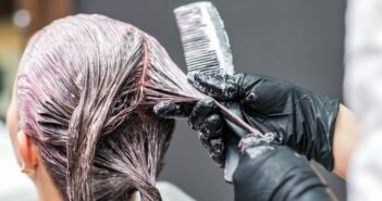 Allergie durch Haarfarbe: So färbst du deine Haare sicher für den großen Tag (Foto: AdobeStock - 296603103 okskukuruza)